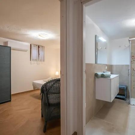Villa - 1 Min Walk From Porto Pino