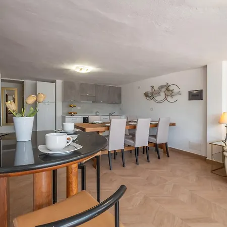 - 1 Min Walk From Villa
