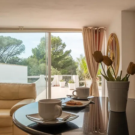 Villa - 1 Min Walk From *