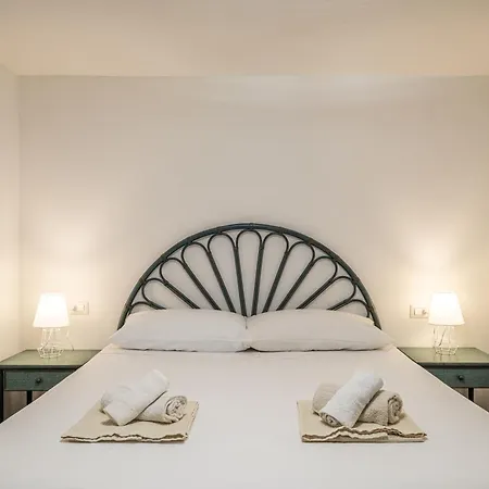 Villa - 1 Min Walk From *