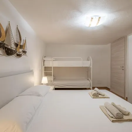 - 1 Min Walk From Porto Pino