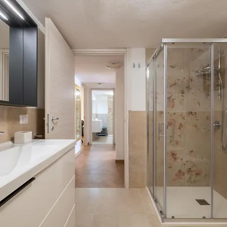 - 1 Min Walk From Villa *