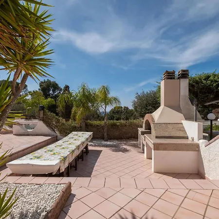 - 1 Min Walk From Porto Pino