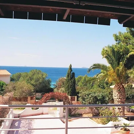 - 1 Min Walk From Porto Pino